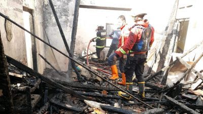Diduga Akibat Korsleting Listrik, Rumah Permanen di Cimalaka Terbakar