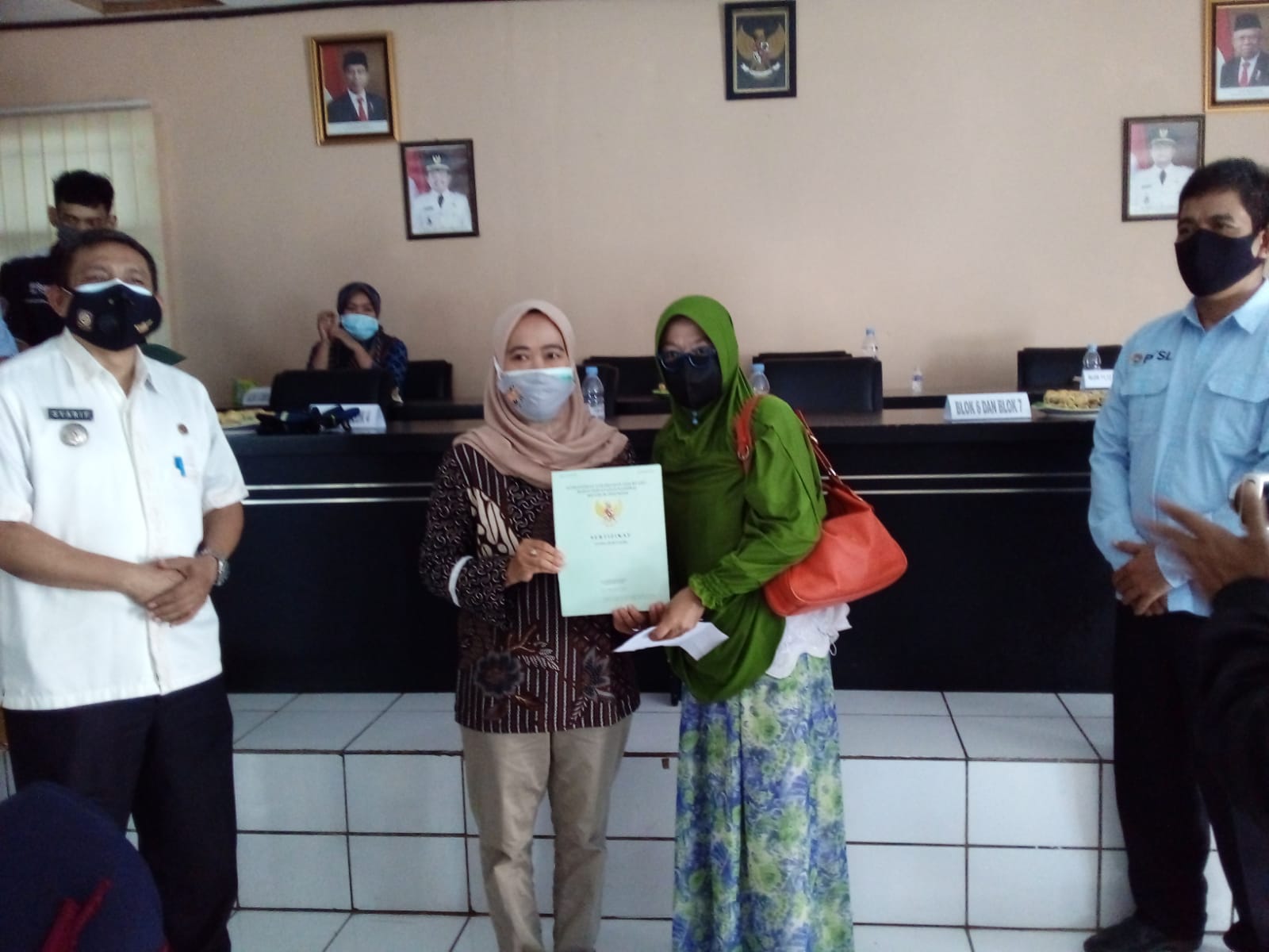 Pembagian Sertifikat PTSL