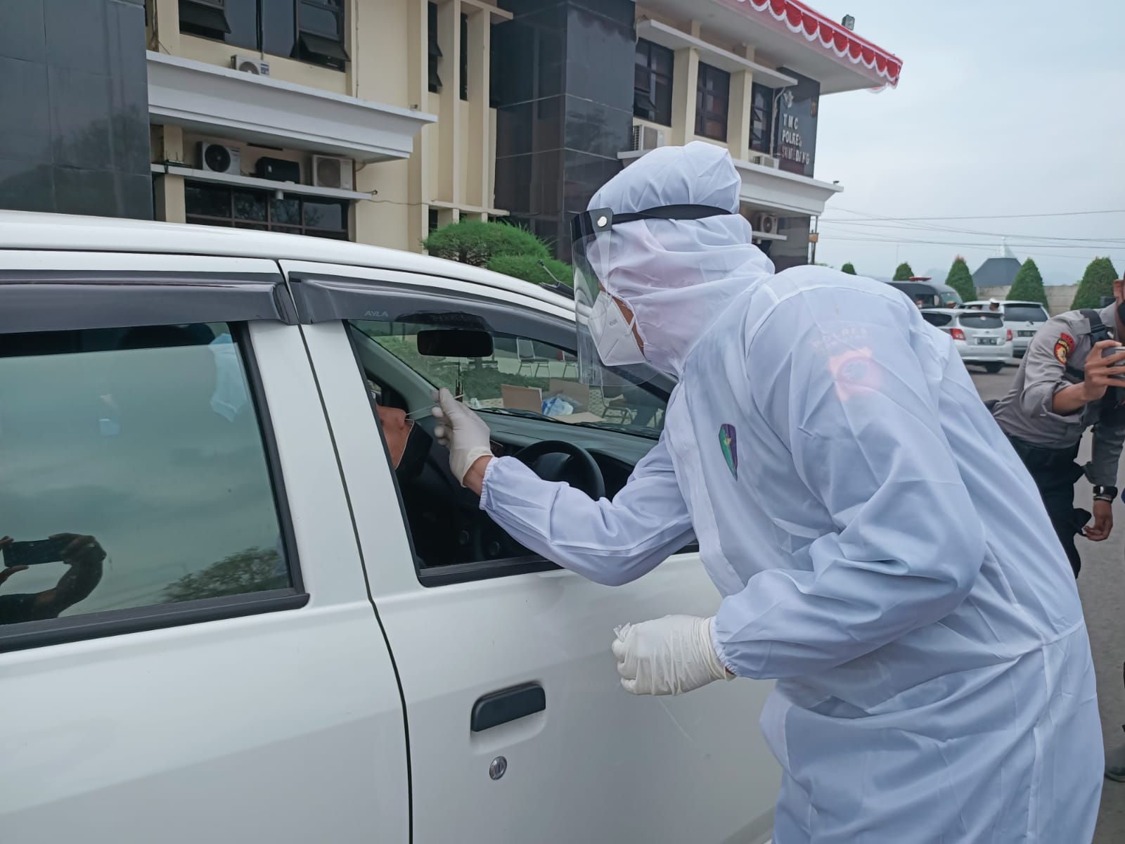 Polres Sumedang Lakukan Tracing Drive Thru