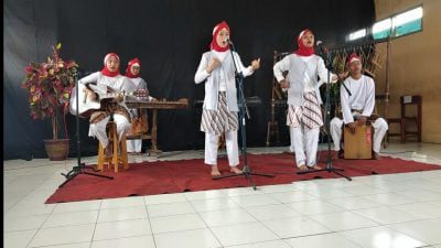 Meriahkan HUT RI, SMA PGRI Parakanmuncang Ikuti Lomba Musikalisasi Puisi Tingkat Jabar
