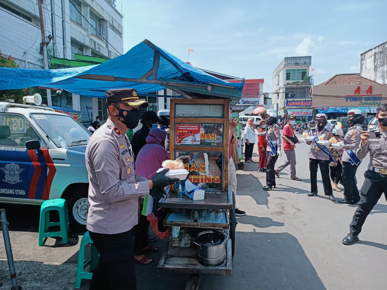 Polres mendatangi pedagang kaki lima