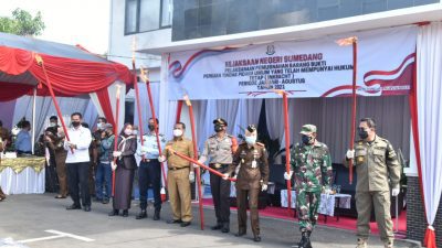 Kejaksaan Negeri Sumedang Musnahkan Barang Bukti