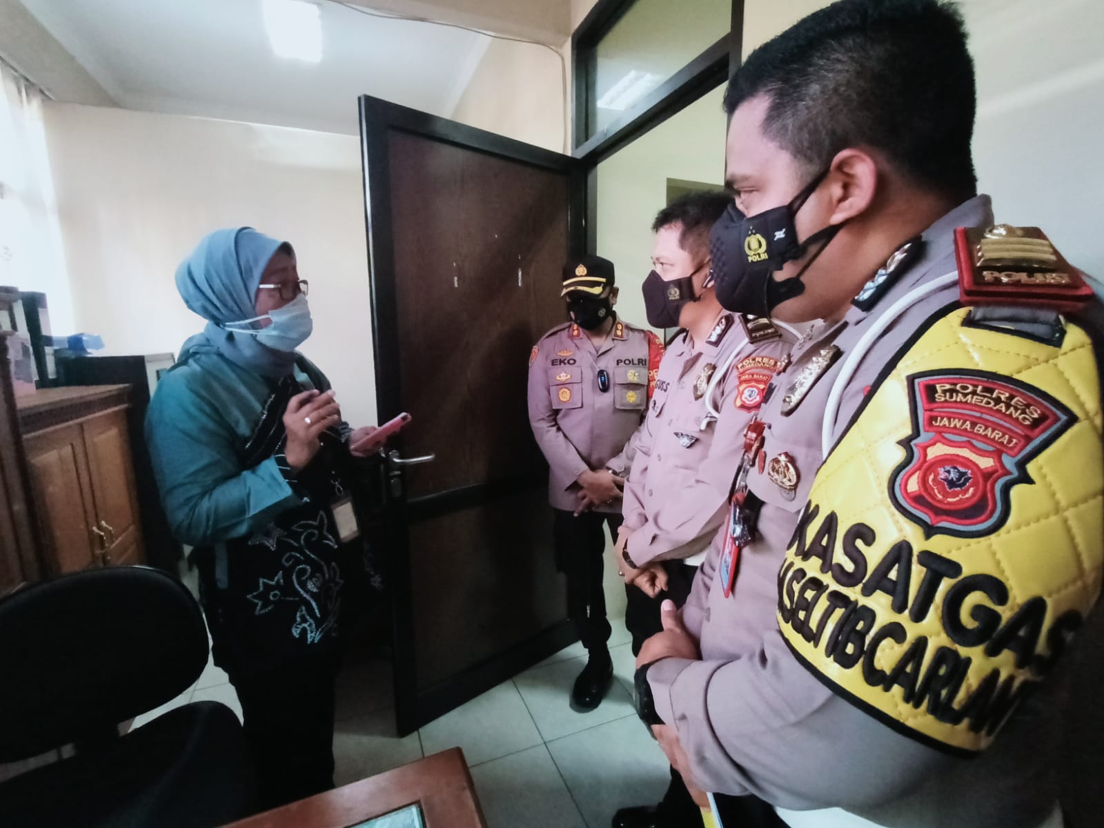 Evaluasi kinerja pelayanan publik polres