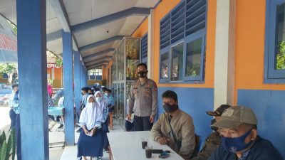 Vaksinasi SMPN 1 Cisitu