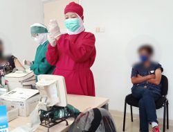 Rentan Terinfeksi, Penderita HIV-AIDS di Sumedang Jalani Vaksinasi