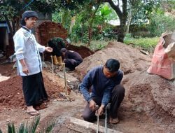 Orang Tua Santri Bantu Pembangunan Majelis Taklim Kabandungan