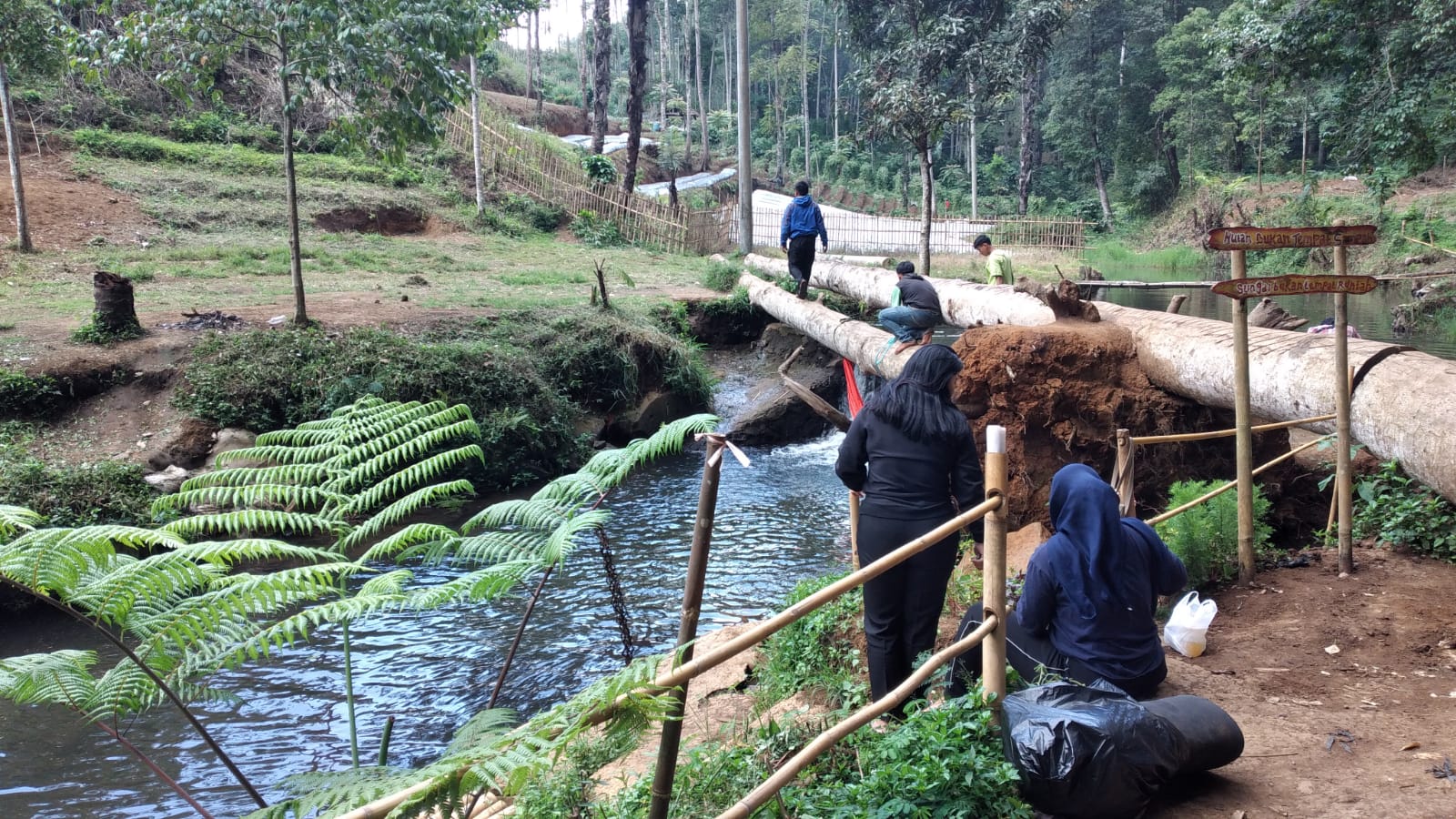 Wisata Mandi Air Dingin