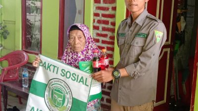 pemuda cihanjuang bersedekah
