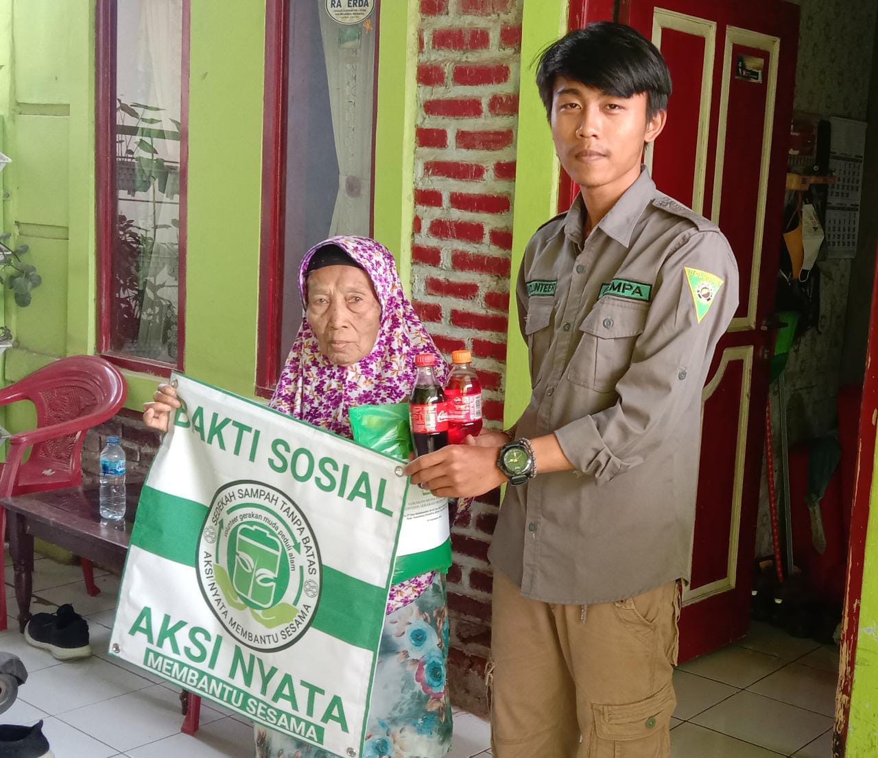 pemuda cihanjuang bersedekah