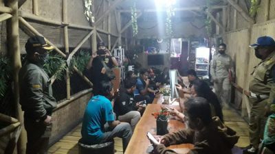 warung remang-remang di razia satpol pp