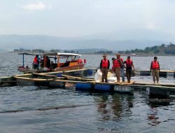 Ratusan KJA Milik Warga di Waduk Jatigede, Kembali Ditertibkan Satpol PP Sumedang