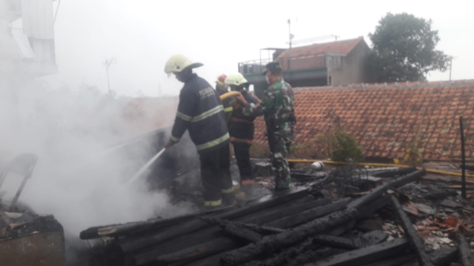 2 Rumah di Jatinangor Sumedang Ludes Terbakar