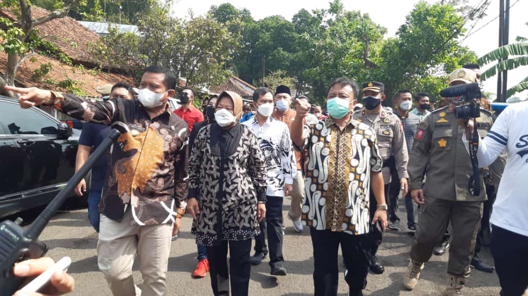 Menteri Sosial Republik Indonesia Dr. Ir. Tri Rismaharini, M.T.