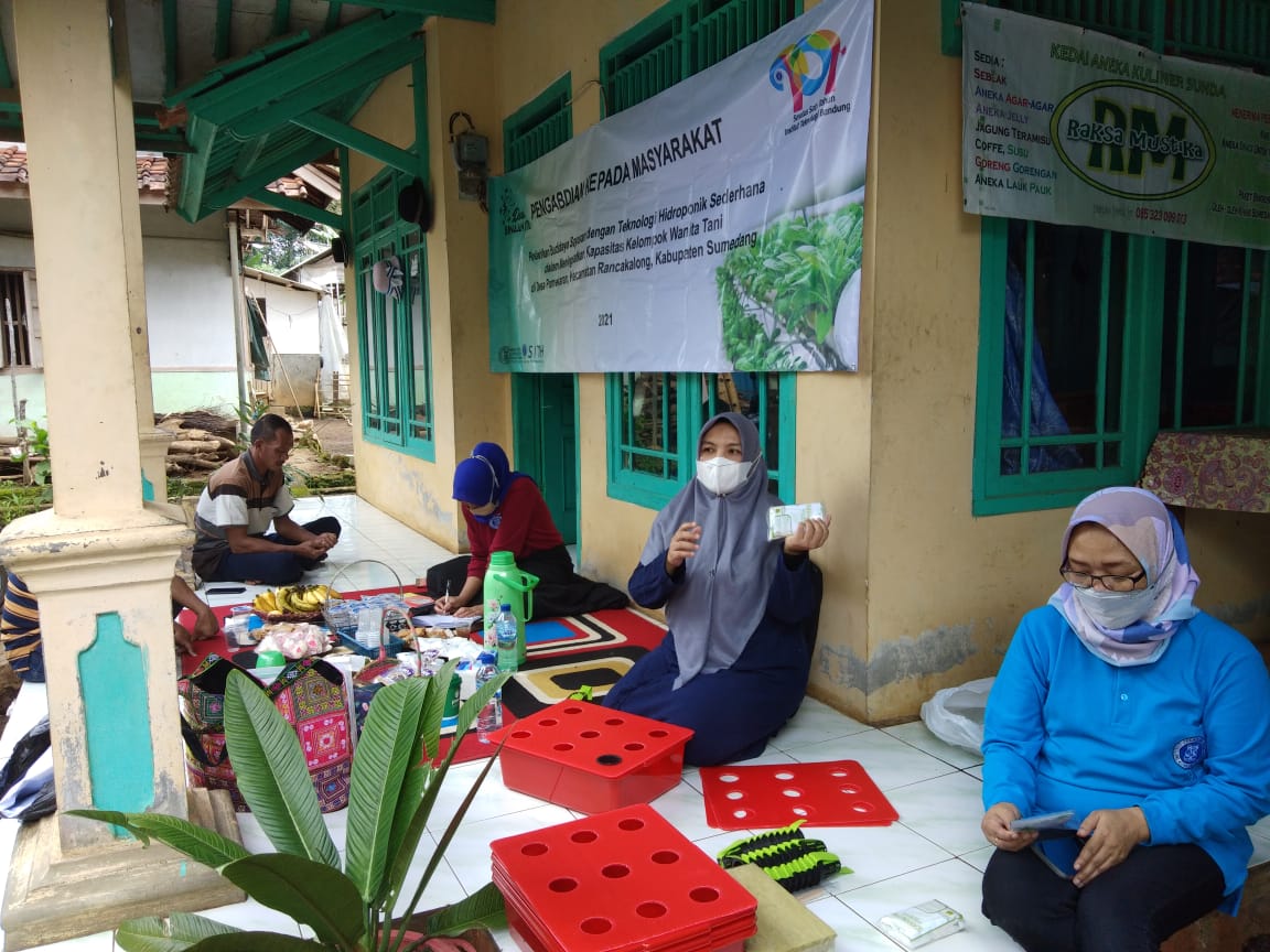 Dosen SITH-ITB Kenalkan Teknologi Hidroponik