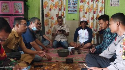 Warga dusun Citatah