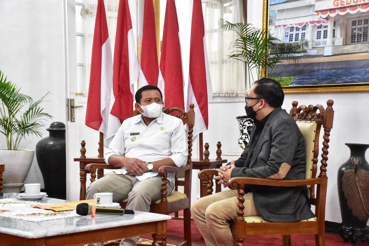 KPU Jabar bersama Bupati