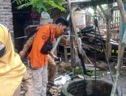 Heboh, Sumur Milik Warga di Cisempur Sumedang Diduga Mengandung Minyak