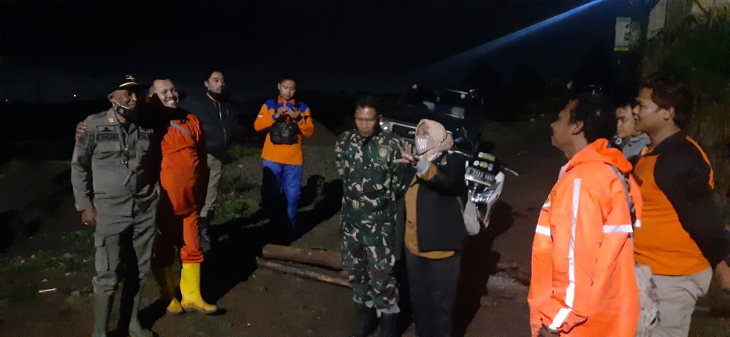 Jalan Desa Disapu Banjir Bandang