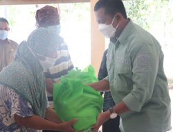 Bumdesma Mitra Utama Salurkan 320 Paket Sembako untuk Warga Ujungjaya