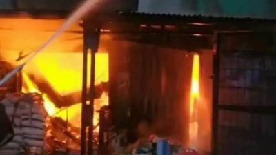 Banyak Bahan Kimia, Butuh Waktu 6 Jam Padamkan Api