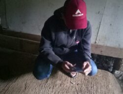 Warga Desa Jayamekar Sumedang Keluhkan Leletnya Jaringan Sinyal Internet