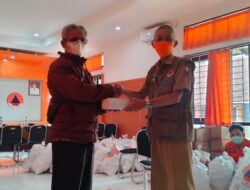 Dukung Sekolah Tatap Muka, BPBD Sumedang Salurkan Ratusan Ribu Masker dan Hand Sanitizer ke Sekolah