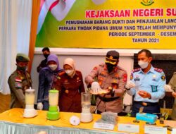 Kejari Sumedang, Jual dan Musnahkan Ribuan Butir Obat Terlarang