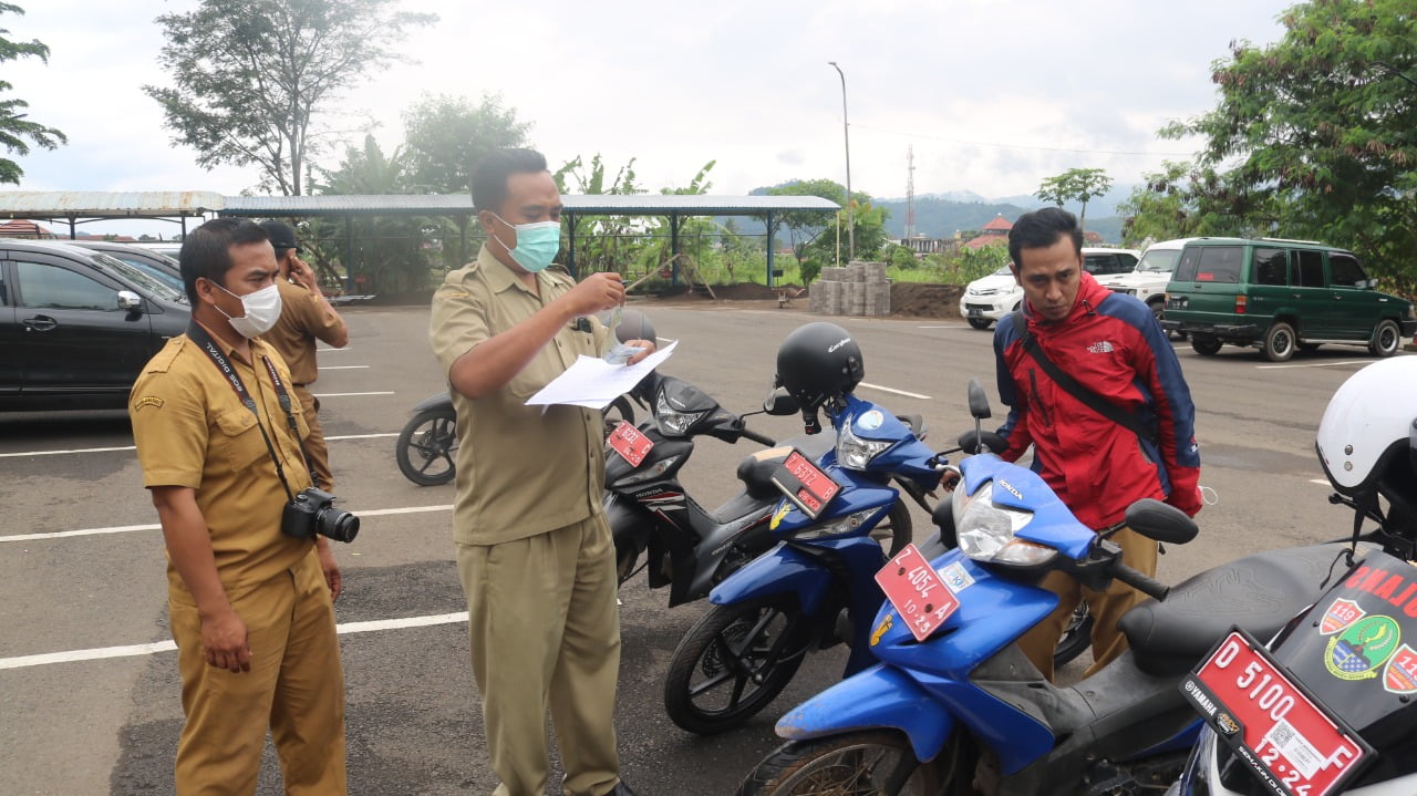 Kendaraan Plat Merah