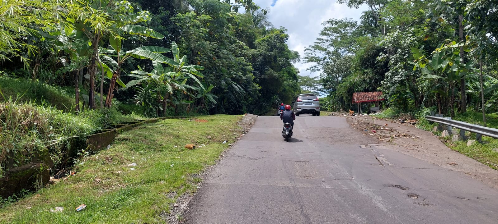 Hati-hati Jalan Sumedang-Wado