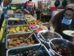 Ibu Rumah Tangga yang Produktif, Sulap Belakang Rumah jadi Warung Makan