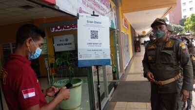 Tim Gakumplin Sumedang Ancam Cabut Izin Pusat Perbelanjaan Tak Pasang Aplikasi PeduliLindungi