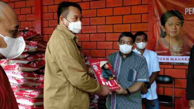 Bantu Pemulihan Ekonomi, TB Hasanuddin Bagikan Ribuan Paket Sembako bagi Warga