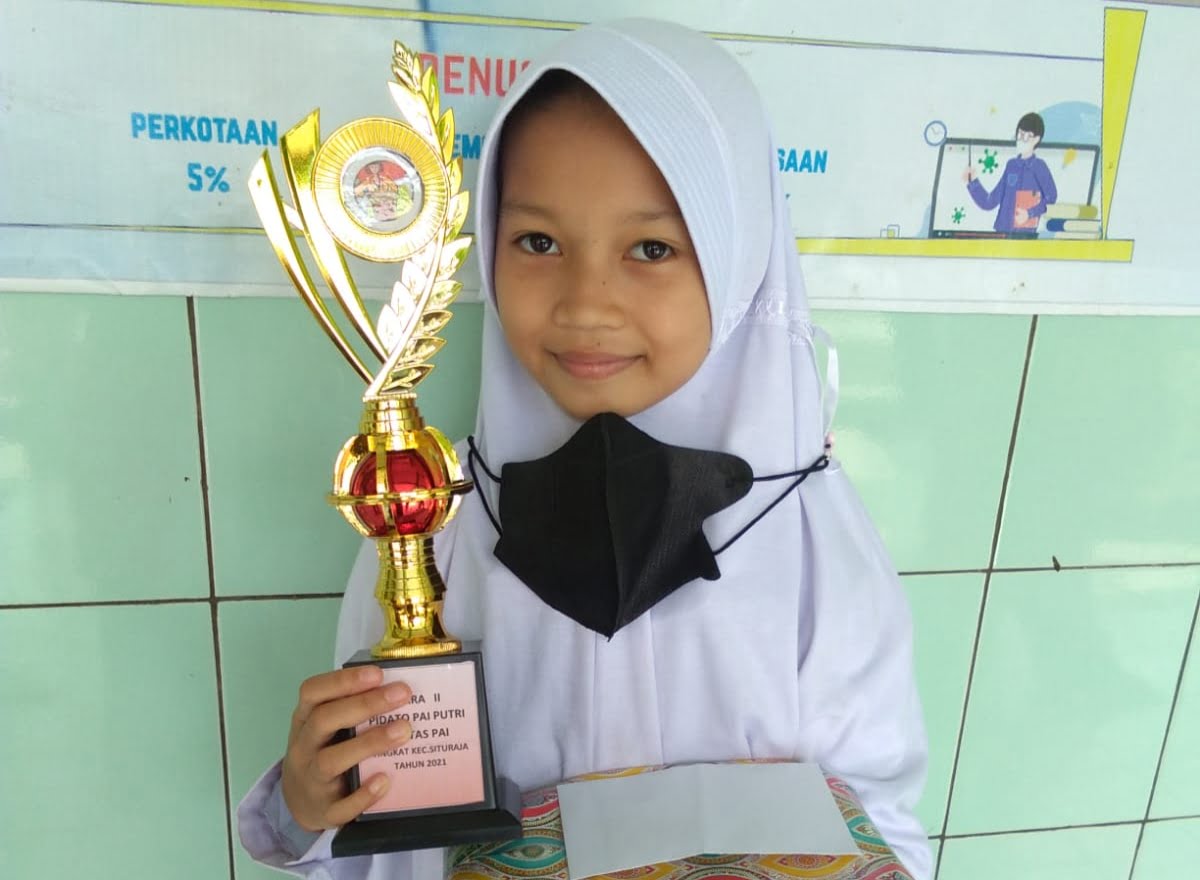 Amalia putri azzahra Juara II PAI