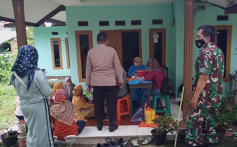 Vaksinasi Door to Door
