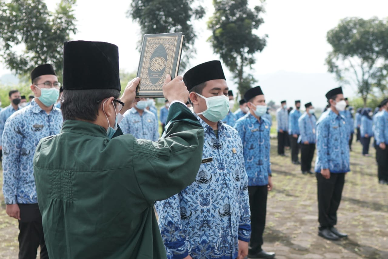 PNS Sumedang Diambil Sumpah dan Janjinya