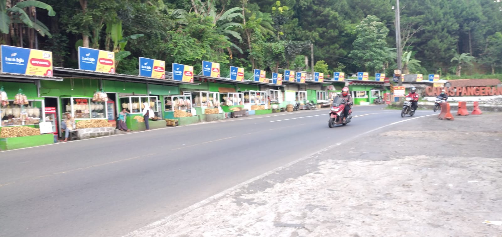 Pedagang di Cadas Pangeran