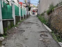 Akses Jalan Rusak di Samping Puskesmas Jatinangor, Dianggarkan Tahun ini