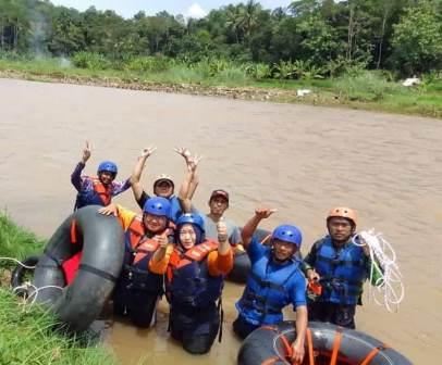 River Tubing dan rafting