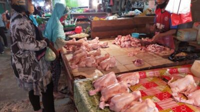 Jelang Nataru, Harga Kebutuhan Pokok di Pasar Tanjungsari Meroket