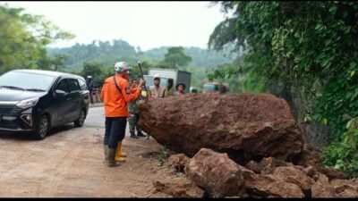 Longsor di Cadas Pangeran