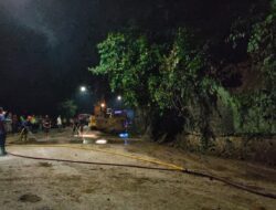 Pasca Longsor, Pengendara Diminta Hati-hati Saat Melintas di Cadas Pangeran Sumedang
