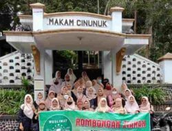 Safari Muslimat NU Situraja Sumedang Ziarah ke Makam Para Ulama