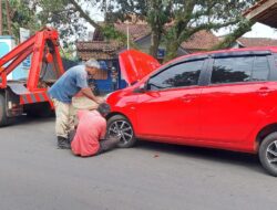 Minim Rambu dan Warning Light, Dua Mobil di Rancapurut Sumedang Terlibat Kecelekaan