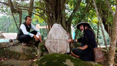 Terkuak, Ini Sosok Penunggu Makam Keramat di Sumedang yang Tidak Bisa Dibongkar Meski dengan Alat Berat