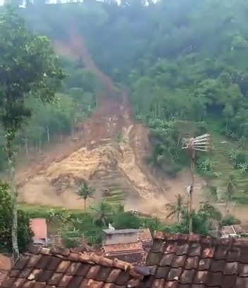 Longsor di Ciherang