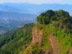 Menikmati Indahnya Alam Sumedang yang Eksotik di Puncak Gunung Kacapi