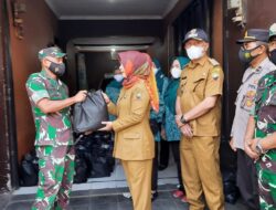 Dandim 0610 Sumedang Berikan Bantuan Sembako Bagi Korban Banjir Cipacing