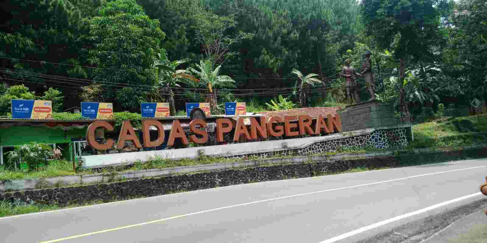 Patung Prasasti Cadas Pangeran