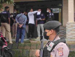 Ditahan Polisi Karena Kasus Penganiayaan, Begini Nasib Kades Cilengkrang Sumedang
