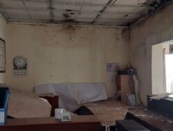 Miris! Ruangan Aparatur Desa Margamukti Sumedang Nyaris Roboh